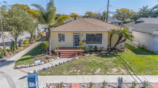 3568 Roxanne Avenue, Long Beach, CA 90808