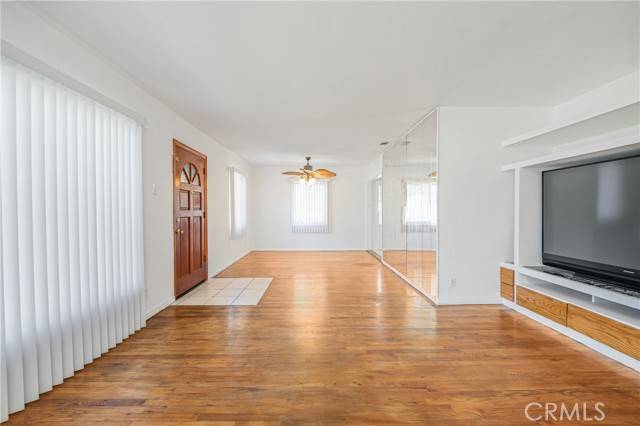 3568 Roxanne Avenue, Long Beach, CA 90808