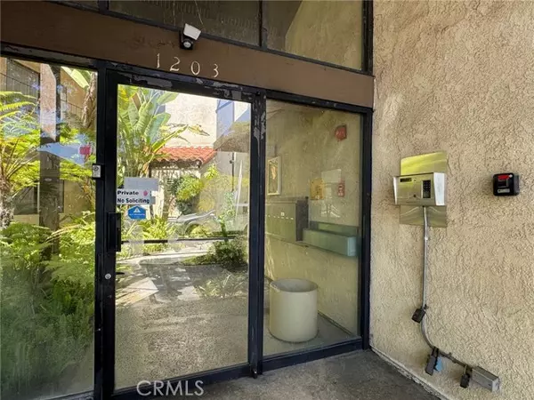 1203 E San Antonio Drive, Long Beach, CA 90807