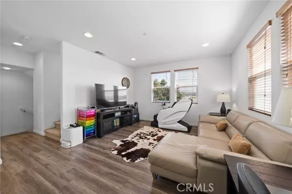 Montebello, CA 90640,541 Calle Cielo