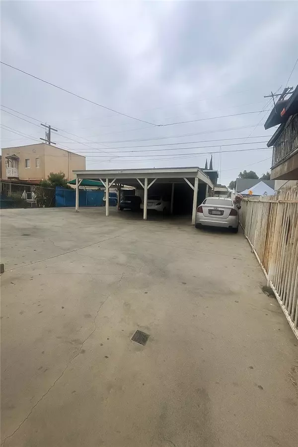 Los Angeles, CA 90001,1342 East 70th Street