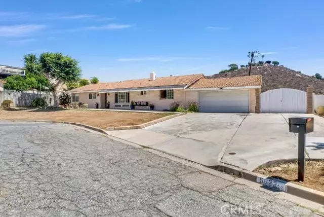 Jurupa Valley, CA 92509,5622 Sharon Way