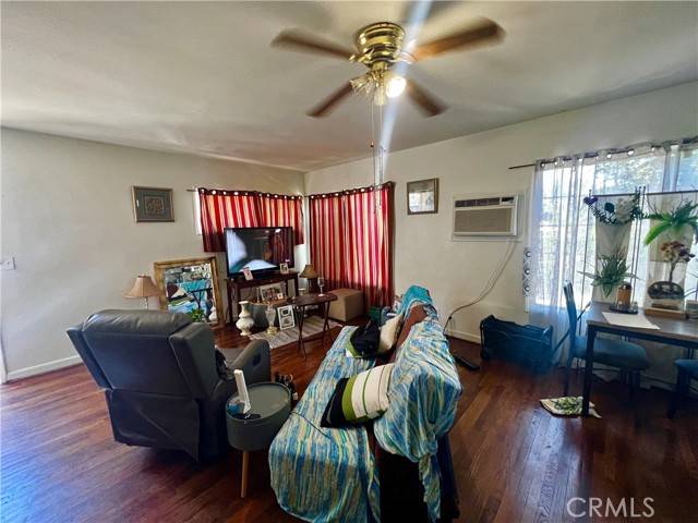 Woodland Hills, CA 91364,5354 De Roja Avenue