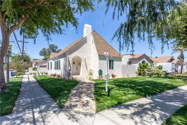 3301 Falcon Avenue, Signal Hill, CA 90755