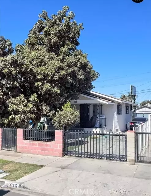 215 East 73rd Street, Los Angeles, CA 90003
