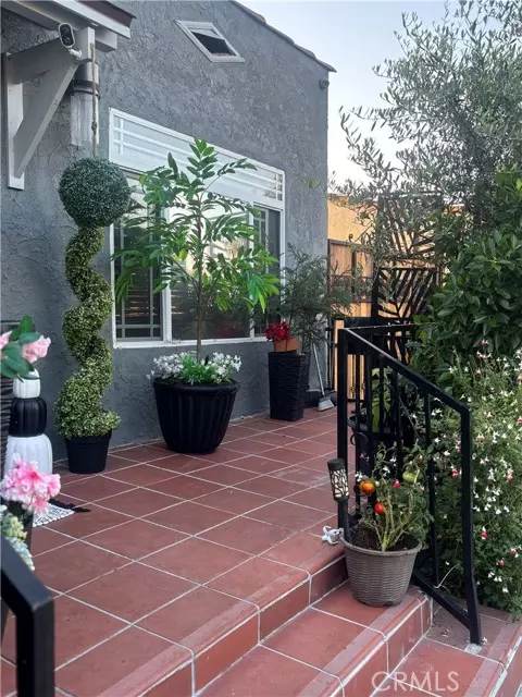 Los Angeles, CA 90047,5820 Cimarron Street