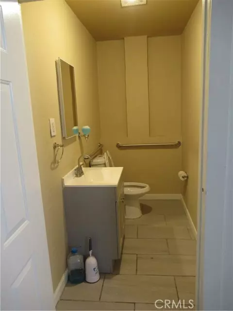 Compton, CA 90221