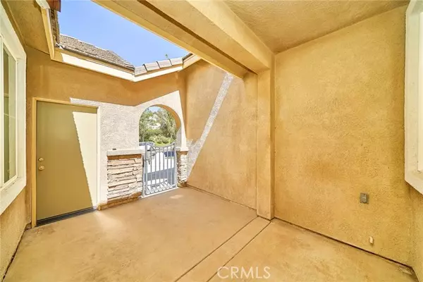 Saugus, CA 91390,28410 Agajanian