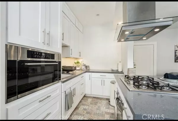 Long Beach, CA 90802,325 W 3rd Street