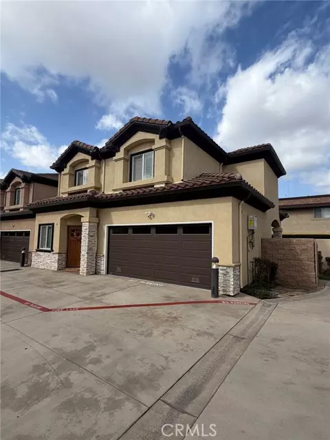 Bell, CA 90201,6518 Walker