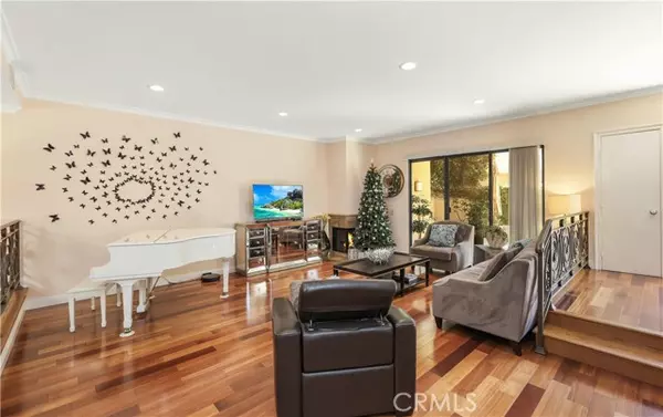 Los Angeles, CA 90067,2235 Century Hill