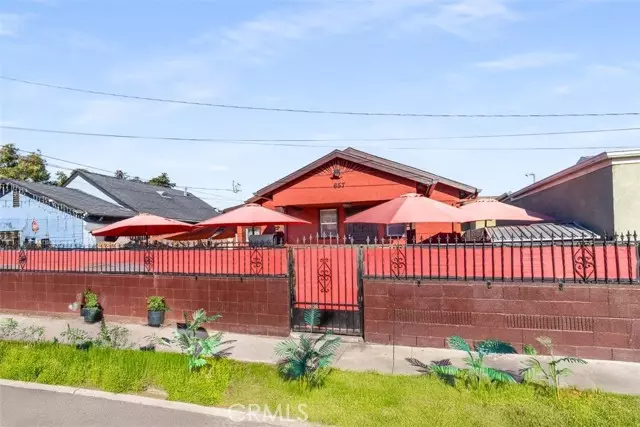 Los Angeles, CA 90044,657 West 66th