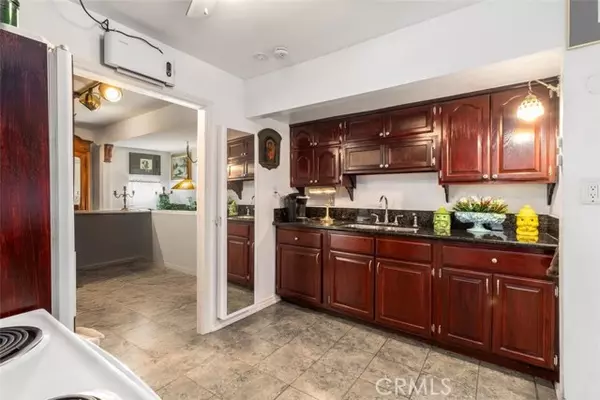 Los Angeles, CA 90044,657 West 66th