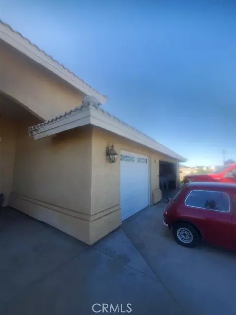 Phelan, CA 92371,5295 Snow Line