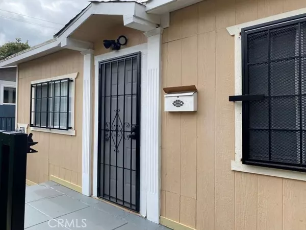 1140 South Oxford, Los Angeles, CA 90006