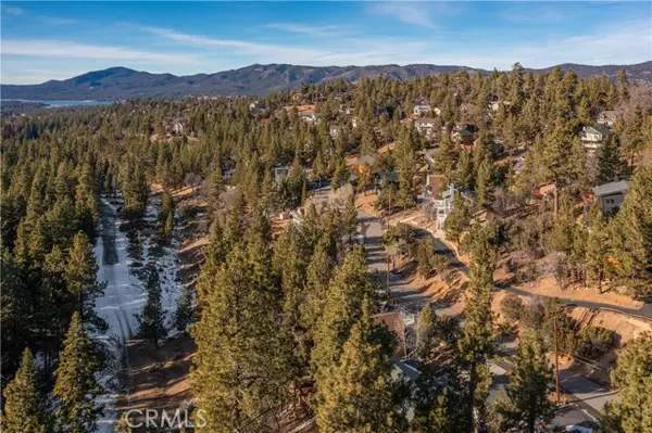 Big Bear Lake, CA 92315,43903 Yosemite Drive