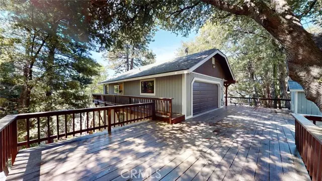 1034 Chillon Drive, Crestline, CA 92325