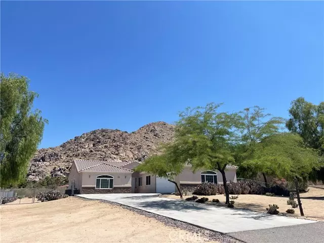 23332 Taos Road, Apple Valley, CA 92307