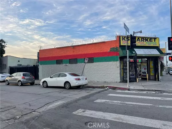 Los Angeles, CA 90003,8273 South San Pedro