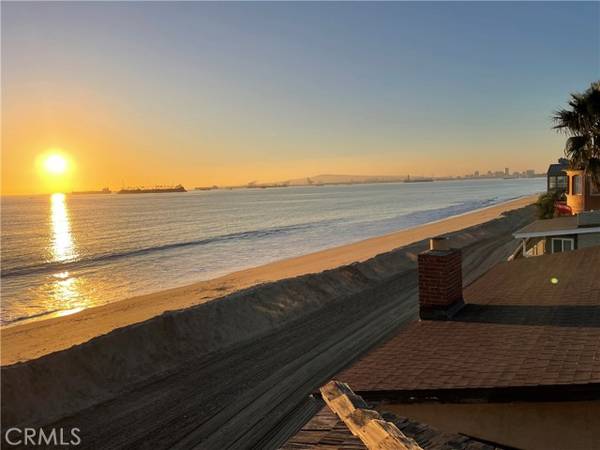 6807 East Seaside Walk, Long Beach, CA 90803