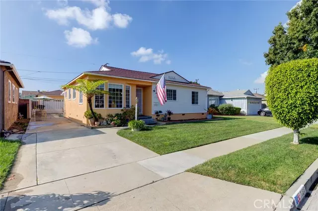 7166 East Wardlow Road, Long Beach, CA 90808