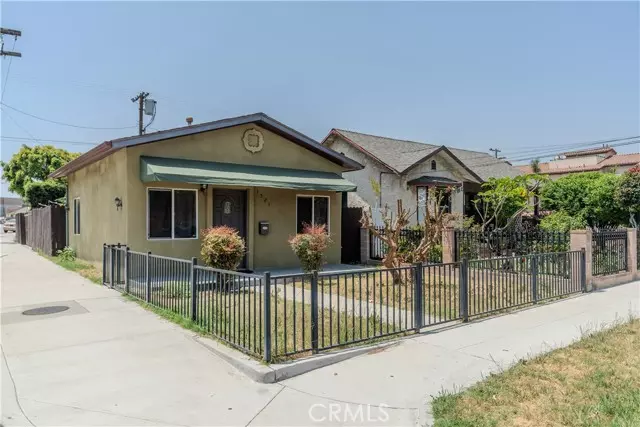 Burbank, CA 91504,1521 Grismer Avenue