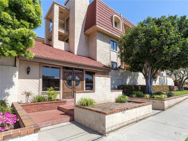 123 East Oak Avenue, El Segundo, CA 90245