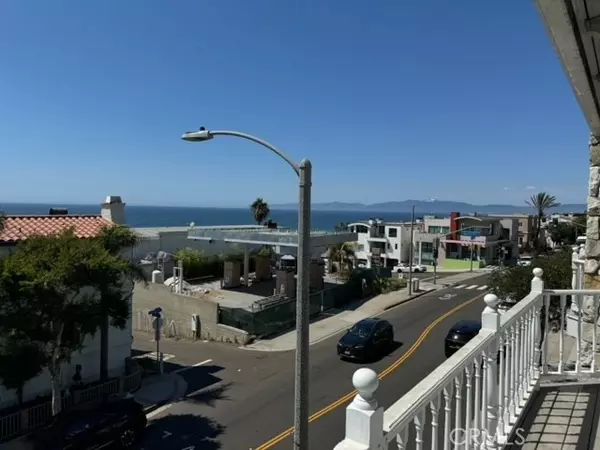 Manhattan Beach, CA 90266,2104 Highland Avenue