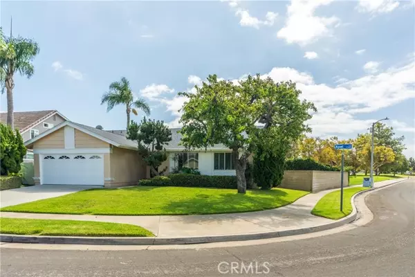 Huntington Beach, CA 92649,17362 Apel Lane