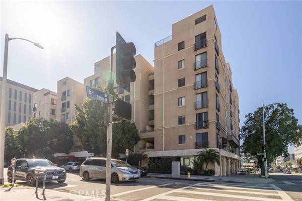 625 South Berendo Street, Los Angeles, CA 90005