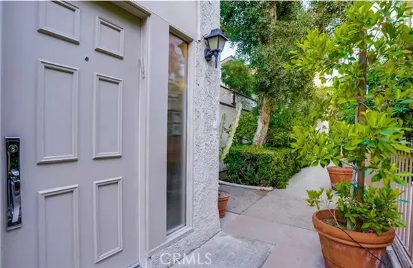 5319 Coldwater Canyon Avenue, Sherman Oaks, CA 91401