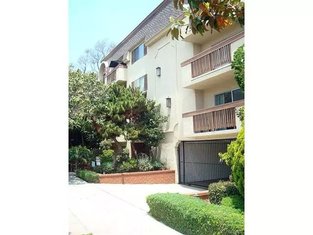 Santa Monica, CA 90403,811 6TH Street