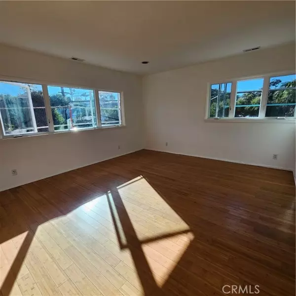 Manhattan Beach, CA 90266,826 North Dianthus Street