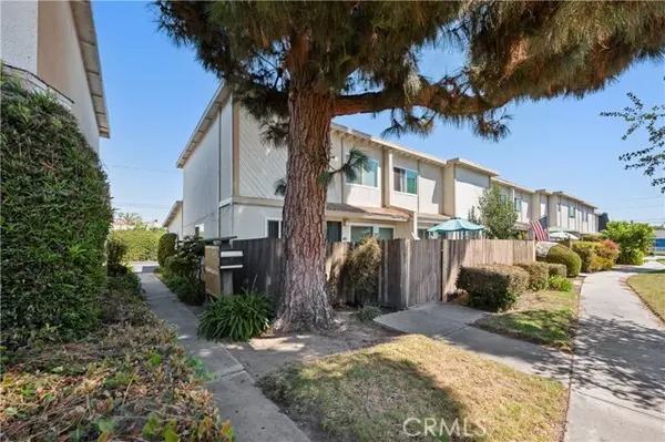 Lomita, CA 90717,25205 Cypress Street