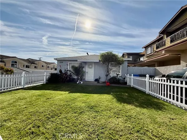 2518 Gates Avenue, Redondo Beach, CA 90278