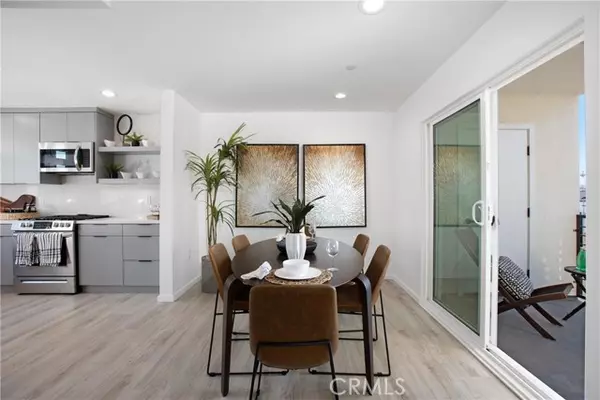 Los Angeles, CA 90029,945 North Oxford Avenue