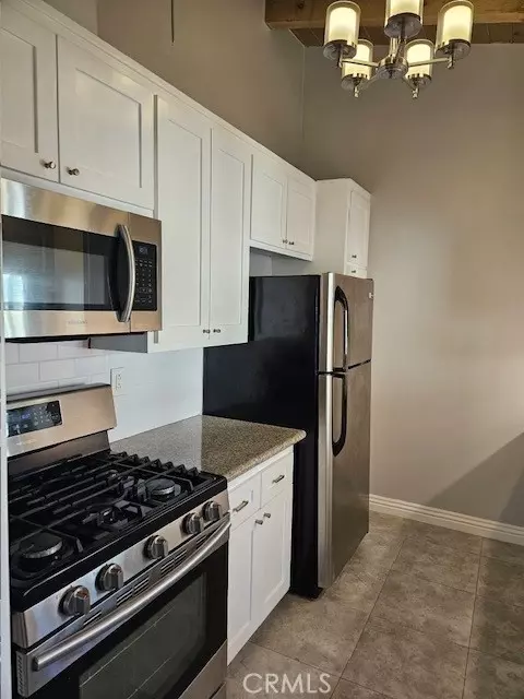 Venice, CA 90292,3315 Strongs Drive