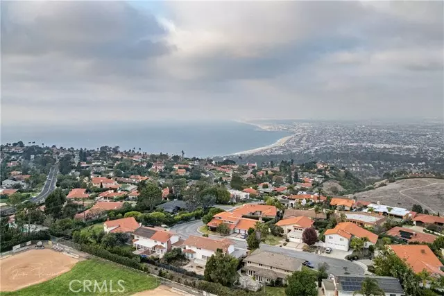 Rancho Palos Verdes, CA 90275,6015 Sandbrook Drive