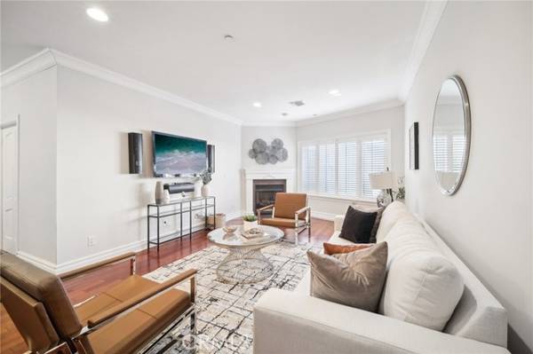 11989 Laurelwood Drive, Studio City, CA 91604