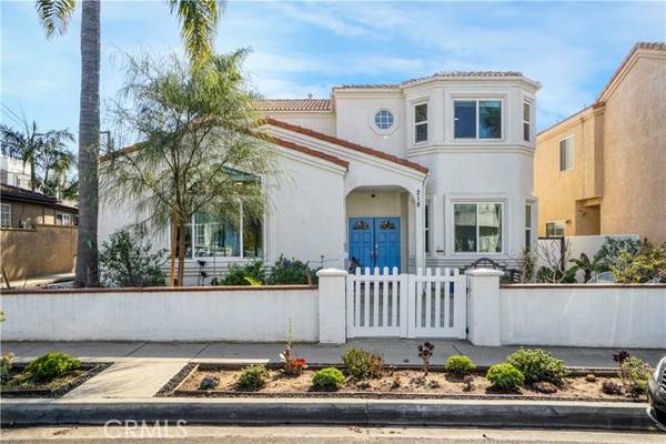 218 Indianapolis Avenue, Huntington Beach, CA 92648