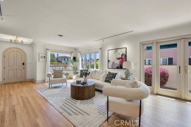 243 Park Avenue, Long Beach, CA 90803