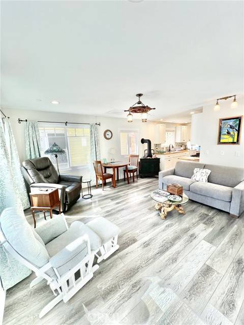 311 Claressa Avenue, Avalon, CA 90704
