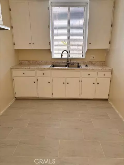 Los Angeles, CA 90018,3672 South Western Avenue