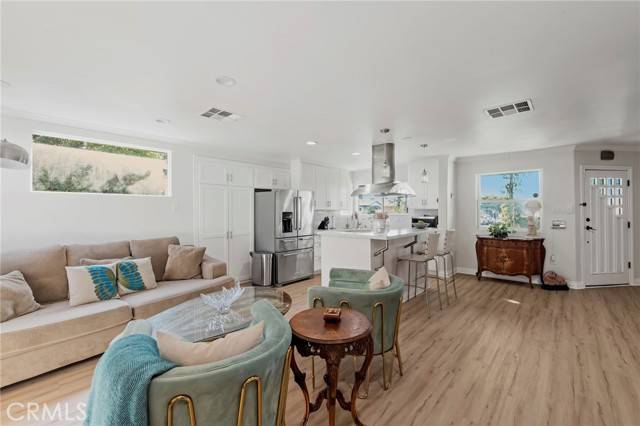 Westchester, CA 90045,5231 Glasgow Way