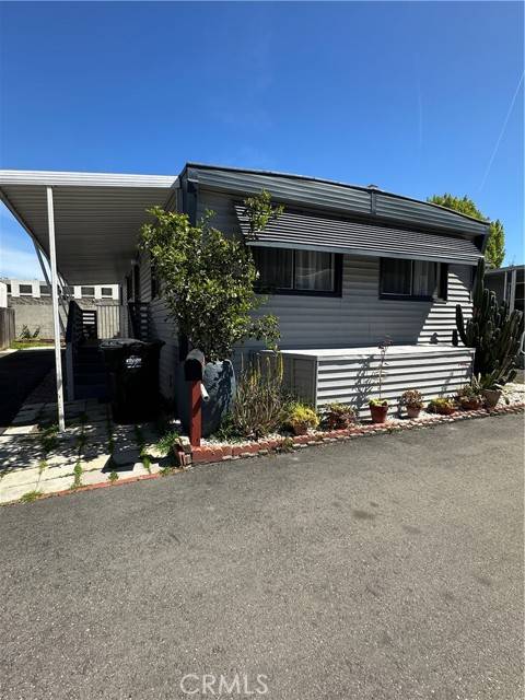 715 West 220th, Torrance, CA 90502