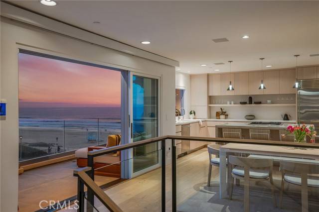 Manhattan Beach, CA 90266,2702 The Strand