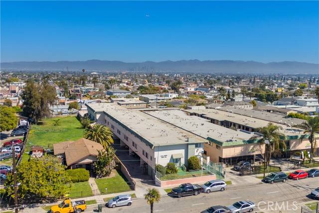 1451 West 105th Street, Los Angeles, CA 90047