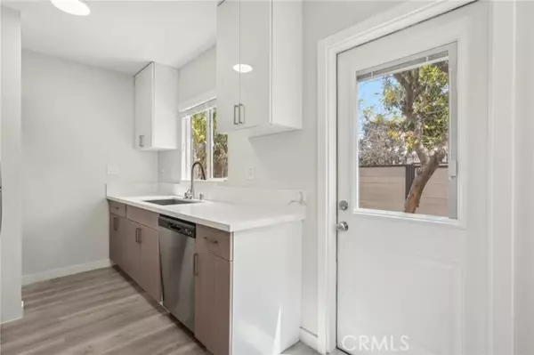 Los Angeles, CA 90066,12111 Washington Place