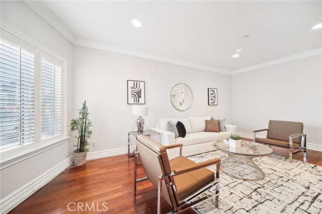 Studio City, CA 91604,11989 Laurelwood Drive