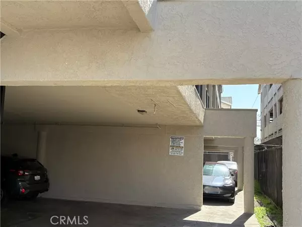 Long Beach, CA 90804,1126 Raymond Avenue